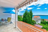 Modernes Apartment nur 350 Meter zum Sandstrand mit Meerblick, eigenem Liegestuhl, Grill - B&B Cirquenizza