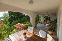 Traumhaftes Apartment mit eigenem Weinkeller, Hydromassagedusche, Meerblick - nur 480 Meter zum Strand - B&B Crikvenica