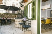 Atemberaubendes Altstadtapartment mit privater Terasse, Aussendusche - nur 500 Meter zum Strand - B&B Rovinj