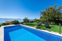 Lichtdurchflutete Penthousewohnung nur 300 Meter zum Strand mit Meerblick, Pool, Grill - B&B Novi Vinodolski