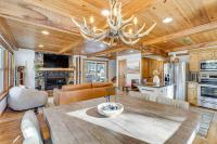 Hot Tub and Fireplace Cozy Angel Fire A-Frame Cabin - Ferienwohnung Angel Fire