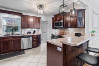 The Fancy House 3bed DT w Fenced Yard - B&B Saint John's