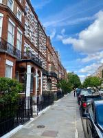 Spacious Apartment in Earls Court - B&B