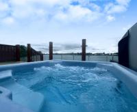 2 Waterski - B&B