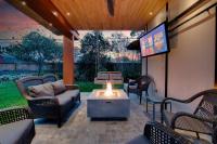 Western Oaks Retreat - B&B