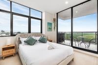 Your Luxury Weekend Getaway in Wentworth Point - B&B Sydney