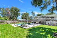 Belle Escapes Endeavour To Impress - B&B Clifton Beach