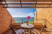 Kuleana Club #615 Oceanfront - 1 bedroom & 1 bathroom - Gated 2nd Fl - B&B Kahana