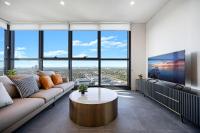 Luxury 1BR Apt with Stunning City Skyline Views - B&B