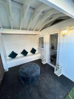 HERTFORD House with garden parking pet friendly pool room - Chambres d’hôtes Hertford