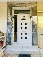 Majestic Swan Apartment - B&B Pireo