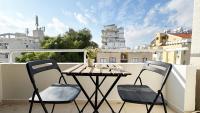 Seaside Larnaca Makenzie- 50m to Beach - B&B Larnaka