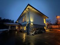 Villa The Old School Plana with SPA by BookVillaBG - Ferienwohnung