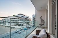 Contemporary 2BR in Azizi Park Avenue, Nad Al Sheba by Deluxe Holiday Homes - B&B Dubai