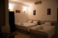 Camera Tripla Budget