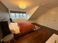 Three bedroom penthouse apartment - Chambres d'hôtes Londres