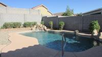 Cozy home near freeways w pool BBQ - B&B