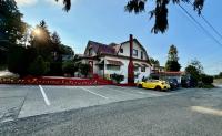 Cozy Private Room with Shared Bathroom on the 1st Floor - Conveniently Located near SeaTac Airport and Downtown - B&B