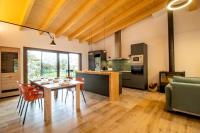 Casa Gessamí Alojamiento en el Pla de l'Estany - B&B Camós