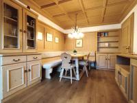 Apartment mit 2 Schlafzimmern und Balkon