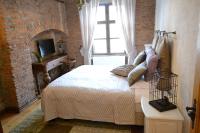 One-Bedroom Apartment with Balcony