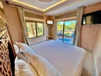 Marrakech reg Dar Nfis LUXE PISCINE CHAUFFEE JACCUZI ACTIVITÉS WIFI - B&B Lalla Takerkoust