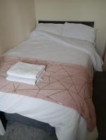 Emerson Valley Lettings - B&B Shenley Church End