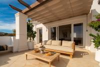Apartamento de 2 dormitorios con terraza y vistas al mar