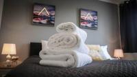 BridgeCity 4 bedroom house with parking in Maidstone Town - Bed and Breakfast