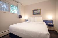 Seaview One-Bedroom Queen Suite