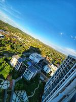 Menlyn Maine Trilogy 10th floor Apartment with balcony - B&B