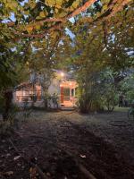 The Garvey Grove - Domain Suva - a Kidsfirst Apartments Standalone Home - B&B