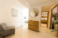Élégant T2 rénové avec loggia - Mandelieu centre - B&B