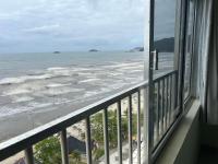 Apto em frente ao mar prédio redondo linda vista - Chambres d'hôtes Peruíbe