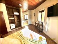 Suite with Hot Tub