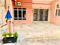 Isyfaq Homestay Seremban Rahang 3 Bedrooms - B&B