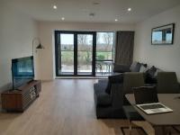Central Modern and Spacious River view Apartment with parking - Ferienwohnung Nottingham