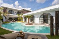 Villa Cebossa by Optimum Bali Walk to Beach - Finn's Canggu - B&B Canggu