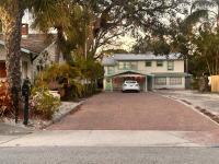Artsea 2BR Cozy Ample Parking Near Beaches & Lecom Upstairs - B&B Bradenton