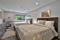 Ski Condo Close to the Resort, Shuttle Bus Route, Summer Pool, 2 Queen Beds - B&B