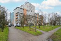 Jasne i Przytulne Studio Blisko Parku we Wrocławiu by Noclegi Renters - Chambres d’hôtes