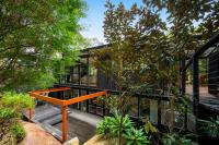 Luxury Escape - 4bd Home and Courtyard in Castlecrag - B&B