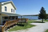 'Northside' Cottage w screened in porch - B&B Cedarville