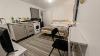 Cozy studio with Netflix & chill & Parking - B&B