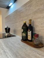 Spacious 4 room apartment, 8min walk to old town, free parking, all new - Chambres d'hôtes Bari
