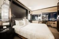 One-Bedroom- PH Floor & Strip View