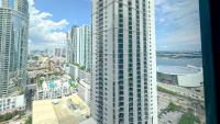 Stylish One Bedroom in the heart of vibrant Downtown- Daily resort fee and parking not included - Chambres d'hôtes Miami