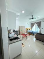 Cozy cybersqaure king bed neflix wifi free parkin pool view 1710 - Chambres d’hôtes Cyberjaya