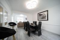 Spacious Duplex Apartment - Perfectly Situated in the Heart of the City - B&B