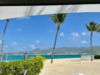 Villa Paradis Bleu Maison sur la plage, 2 chambres, piscines, tennis - B&B Baie Nettle